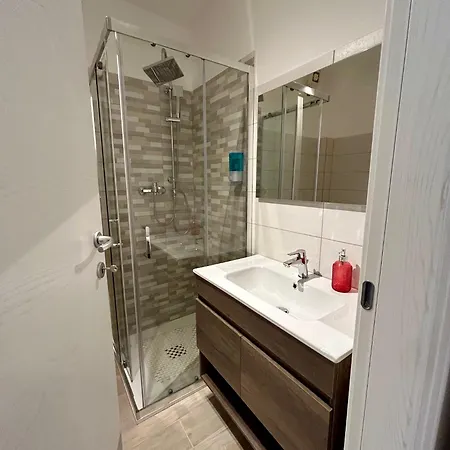 アパート Zar 6 *